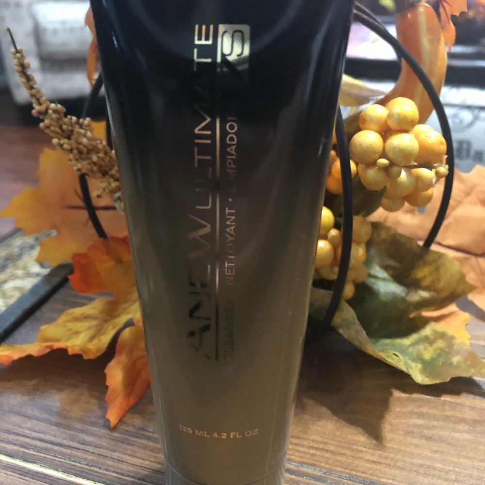 Anew Ultimate Cream Cleanser